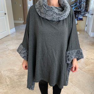Capote Faux Fur Poncho